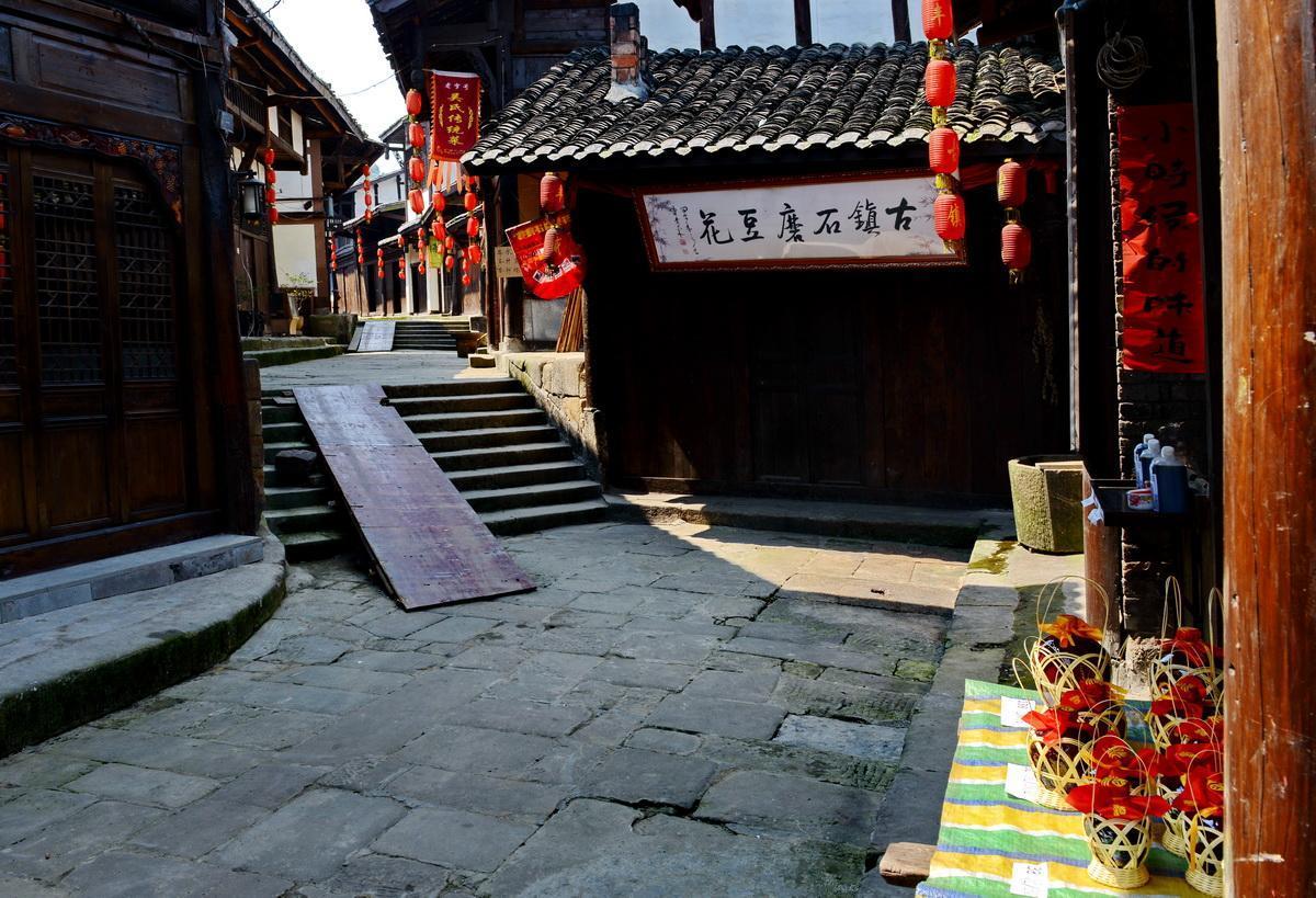 逃出灰绿房